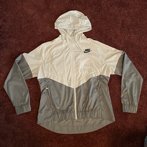 windrunner wind & water repellent hooded jacket